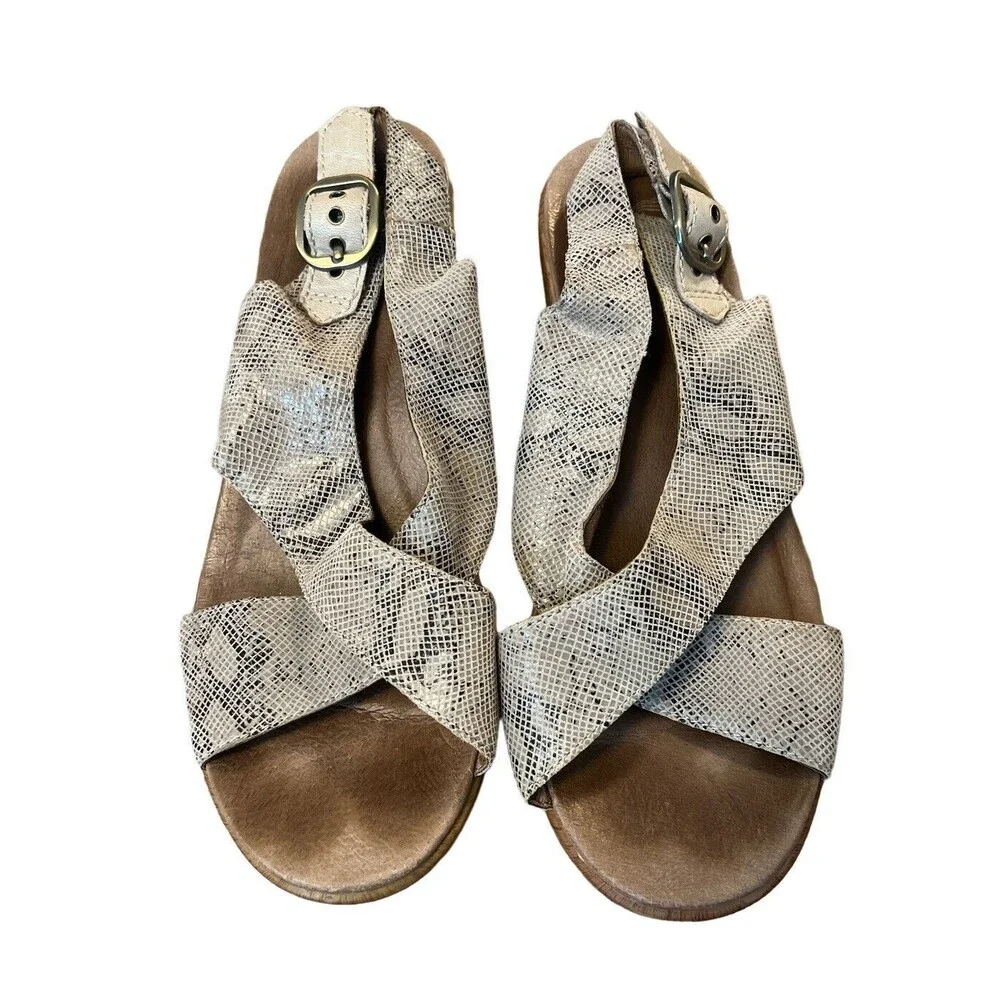 Dansko Jacinda Taupe Snake Print Wedge Sandal‎ Size 41 Platform Shoe